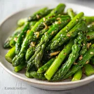 Asparagi Saltati Aglio per 4 Persone