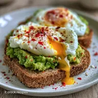 Avocado Toast Uovo: Gustoso e Nutriente