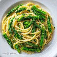 Pasta Cremosa con Asparagi Selvatici: Vellutata e Sapida